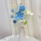 Gehaakt tulpenboeket en rozenboeket met lelietje-van-dalen, handgemaakt van garen