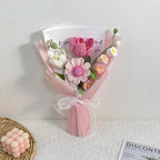 Gehaakt bloemboeket met tulpen, zinnia's en lelietje-van-dalen van katoengaren