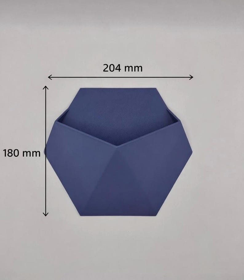 Hangende wandplantenbak met geometrisch ontwerp en 3D-geprinte matte afwerking