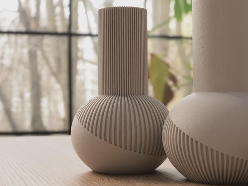 3D-geprinte designvaas met ribbelstructuur en glad oppervlak voor droogbloemen en decoratie