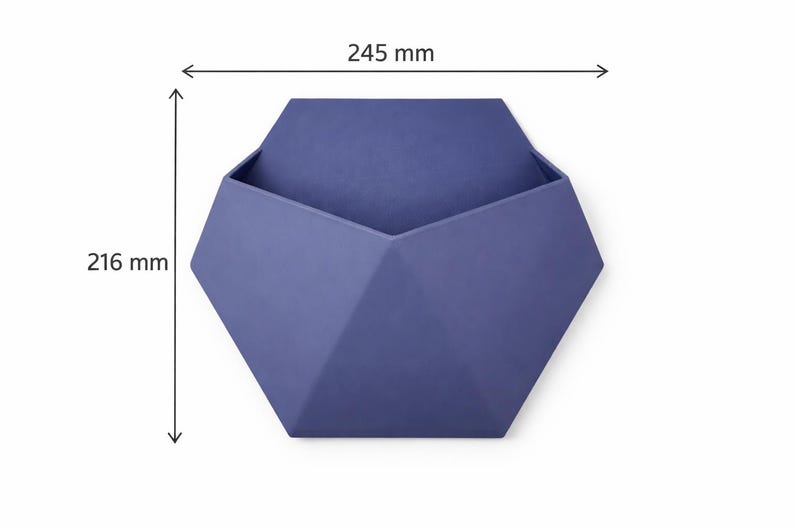 Hangende wandplantenbak met geometrisch ontwerp en 3D-geprinte matte afwerking