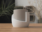 Moderne plantenbak van 3D-geprint PLA met drainagegaten en opvangbak