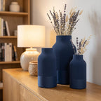 Geribbelde decoratieve vaas met zachte matte textuur voor gedroogde bloemen en pampasgras