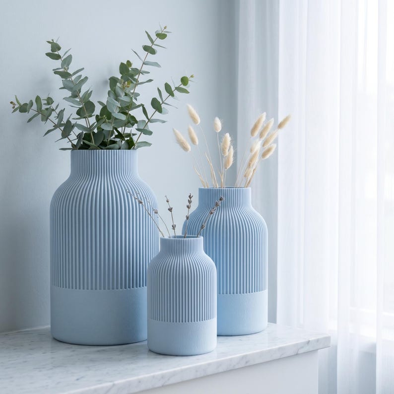 Geribbelde decoratieve vaas met zachte matte textuur voor gedroogde bloemen en pampasgras