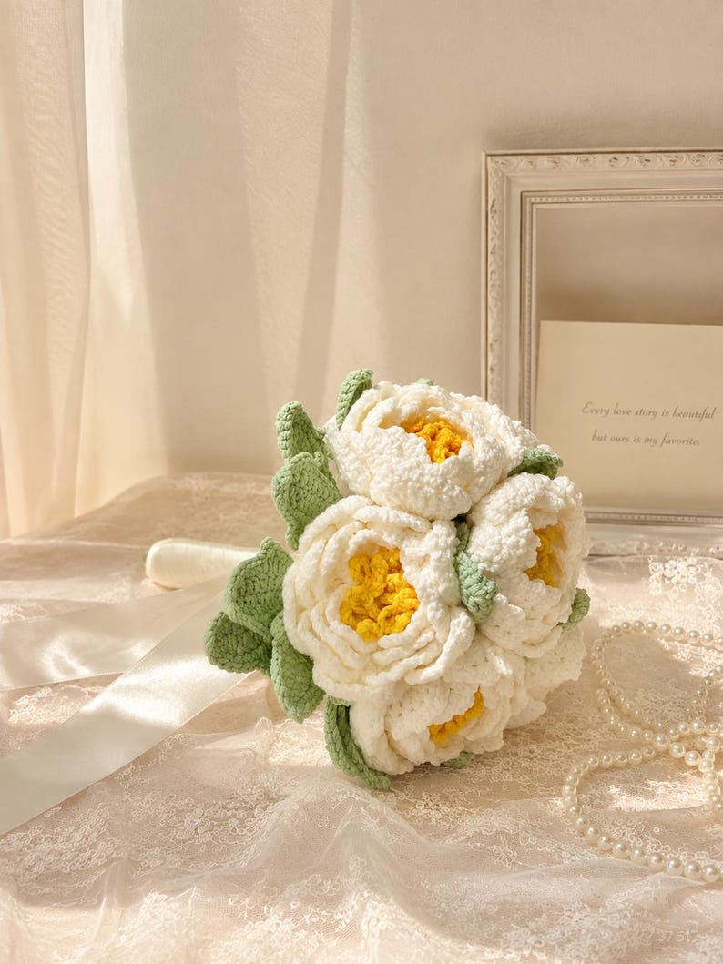 Gehaakt bruidsboeket met witte pioenrozen, handgemaakte bruidsbloemen als aandenken