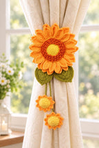 Gehaakte gordijnophanger met zonnebloem en margriet, decoratie van zacht garen