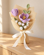 Mini-boeketje van handgemaakte gehaakte bloemen van zacht garen